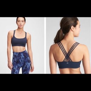 GapFit Eclipse Medium Support Strappy Sports Bra